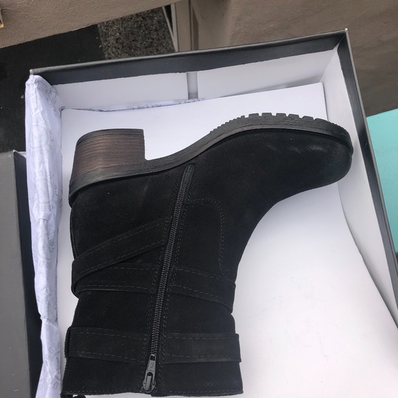 Vintage Foundry – Charmaine Buckled Leather Bootie - Picture 6 of 11